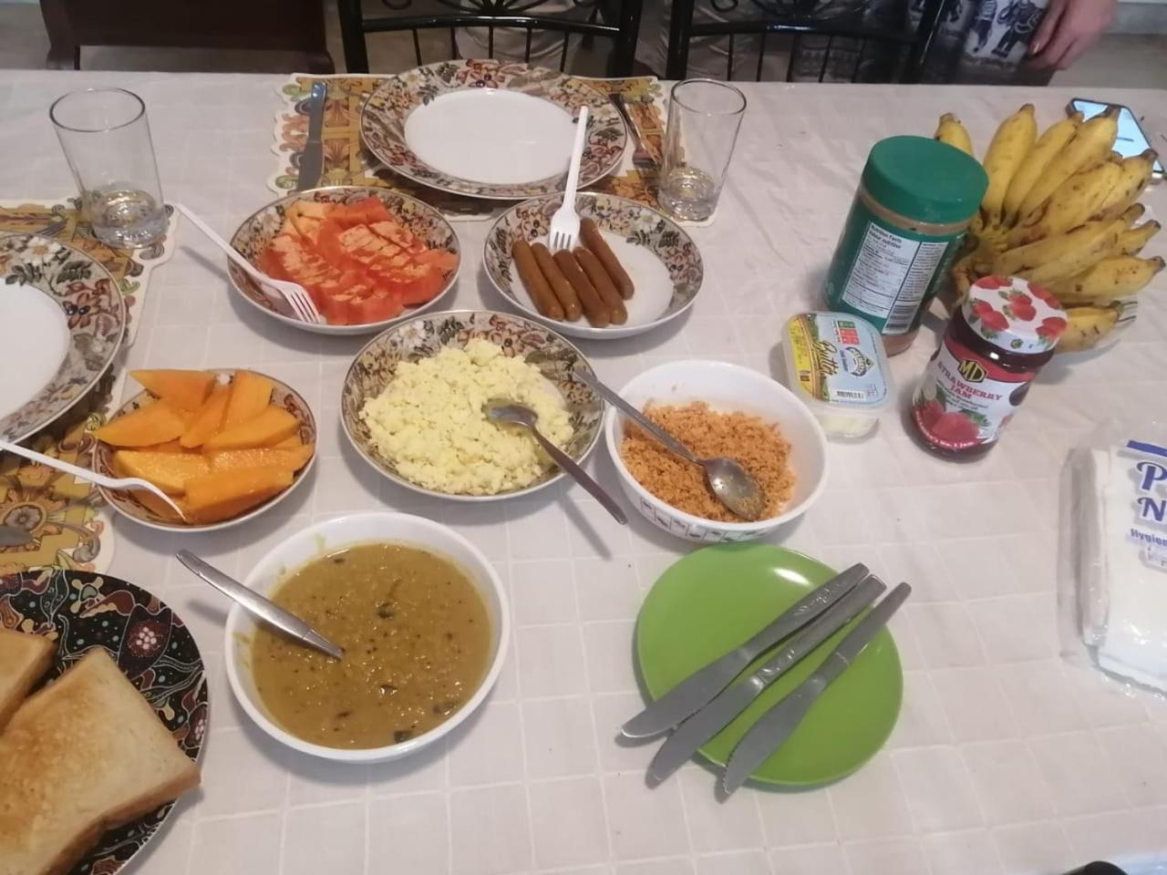 Shalom Lägenhet Peradeniya Exteriör bild